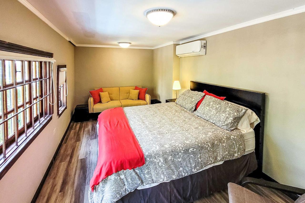 Luxurious San Juan Villa With Pool - Walk To Beach! Zewnętrze zdjęcie