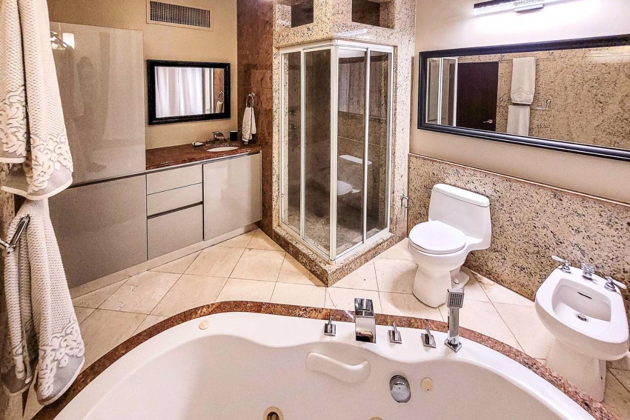 Luxurious San Juan Villa With Pool - Walk To Beach! Zewnętrze zdjęcie